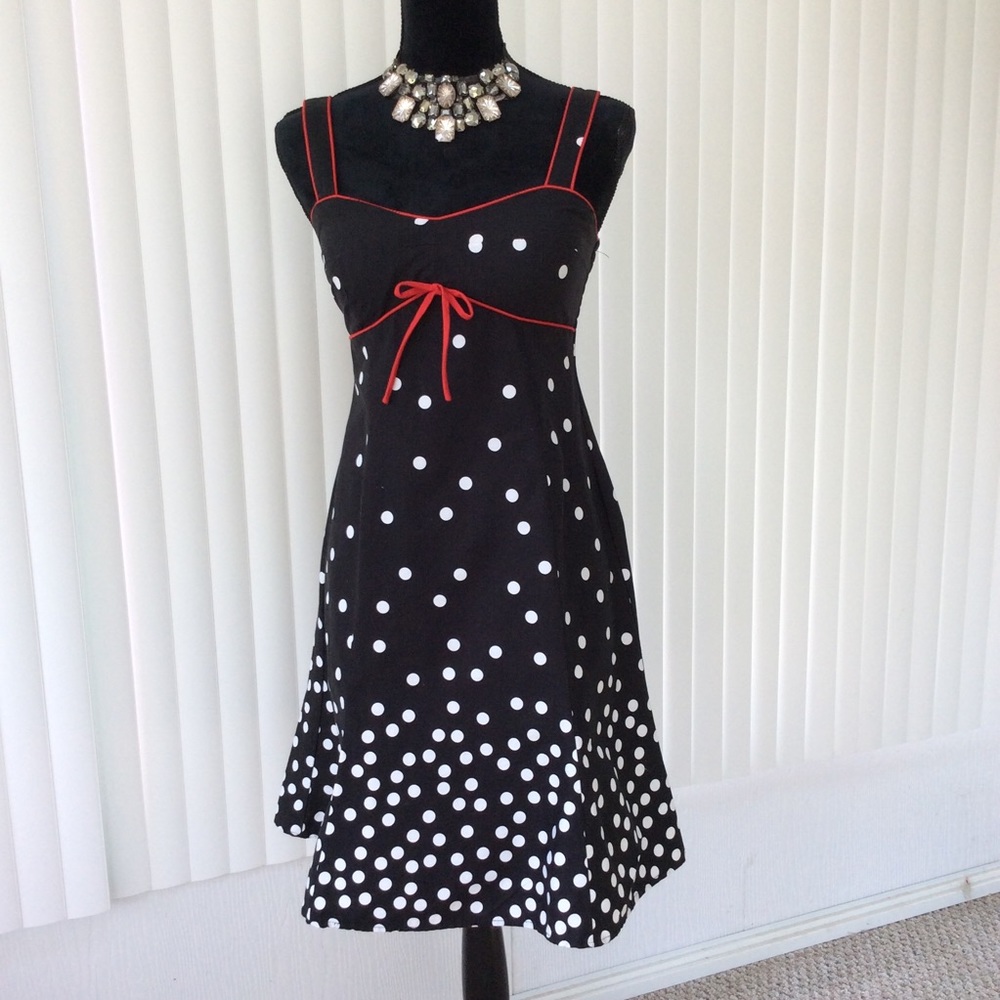 Adorable 6P black and white polka dot, red trim R&K Originals Petite Dress🖤❤️